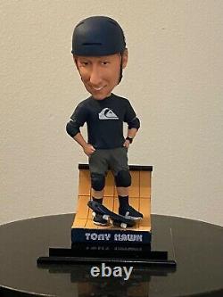 Tony Hawk Signé Autographié Skateboarder Bobblehead Cas D'affichage Psa Coa