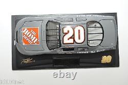 Tony Stewart Nascar Diecast 124 Scale Home Depot #20 - 2003 Cao & Display Case