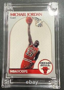 Vitrine de basketball et de carte signée par Michael Jordan avec certificat d'authenticité inclus