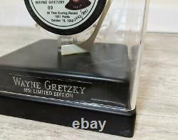 Wayne Gretzky Signé Fotoball Portrait Hockey Puck /1851 Avec Coa & Display Case