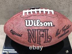 Wilson NFL Football Signé Par Reggie Bush Avec Coa Et Cas D'affichage